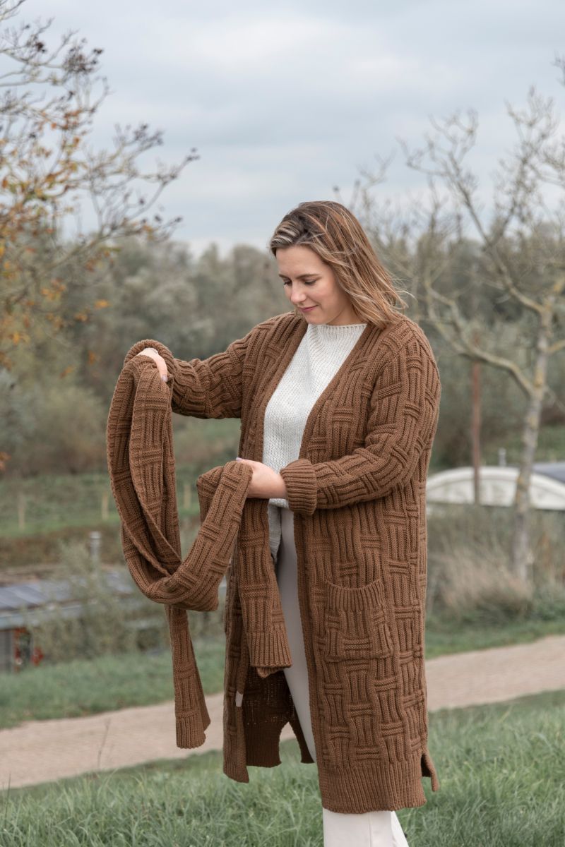 bobby long knitted cardigan tobacco 4042 with side pockets