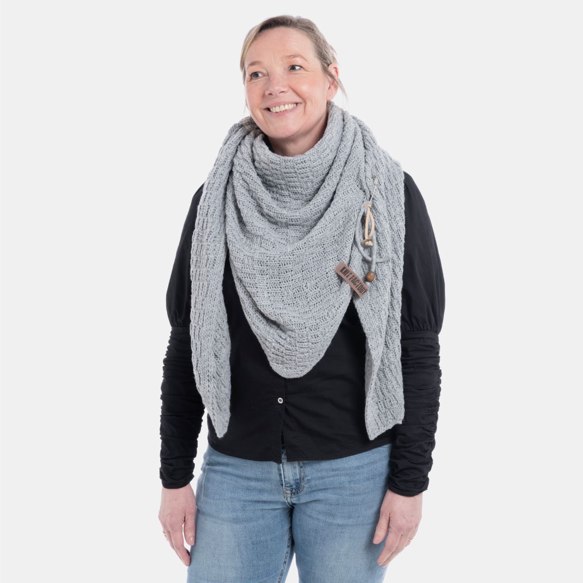 jaida triangle scarf light grey