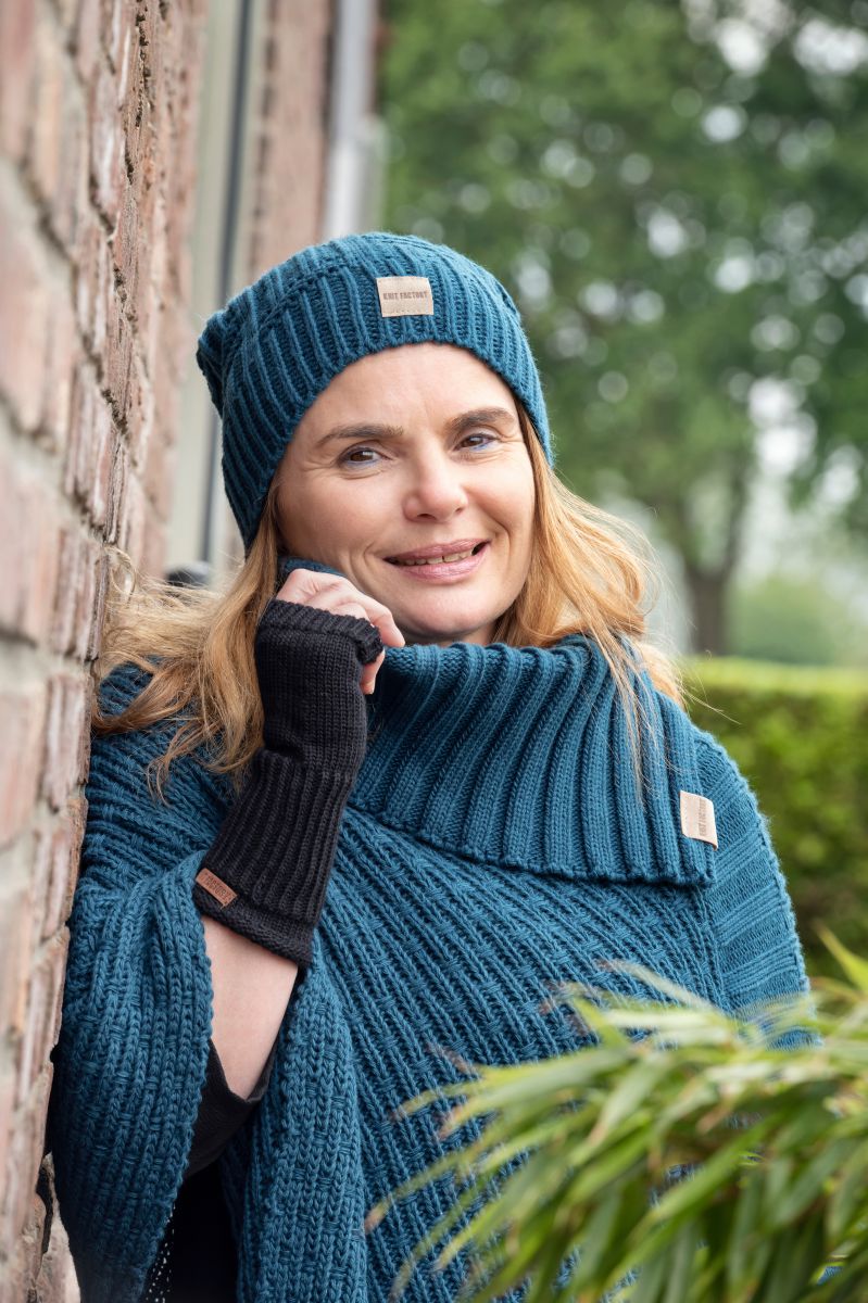 nicky knitted poncho petrol